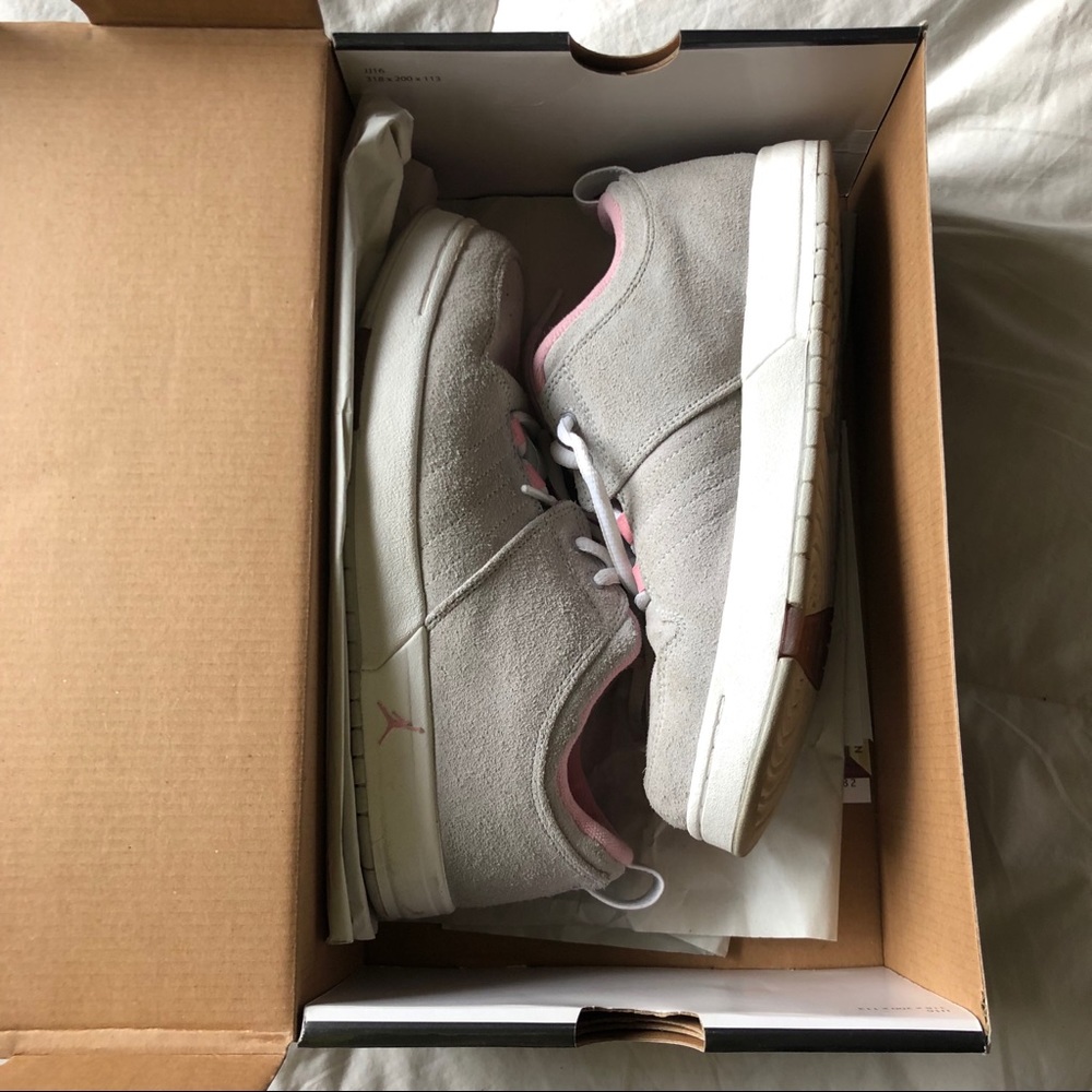 Jordan Cue (GS) Youth Sz 6. Euro 38.5